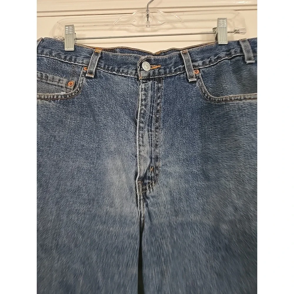 Levi's 550‎ Men's Blue Denim Shorts Distressed Relaxed Fit Size 36